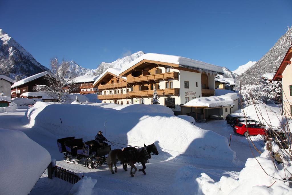 Pension&appartements Marxenhof Aparthotel 4*